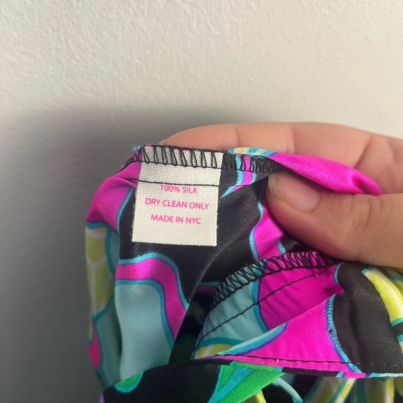 Alice & trixie silk Versace inspired pull on shorts size large - Picture 6 of 6